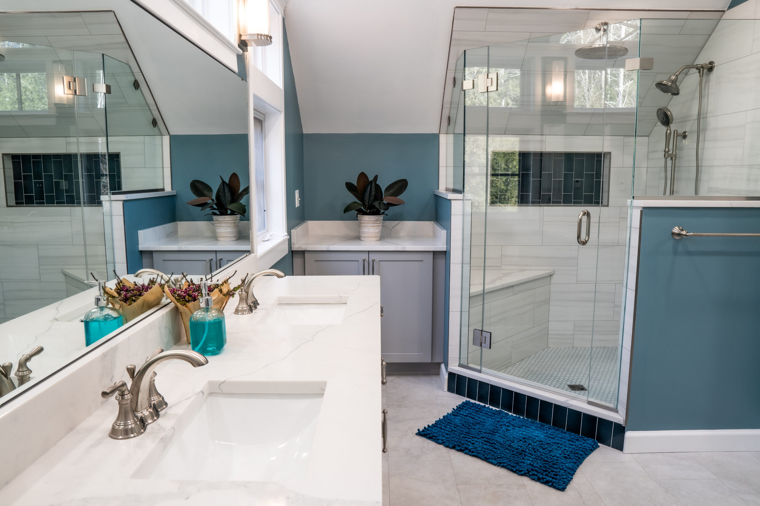 Bedford, NH – Bright and Airy Master Bathroom
